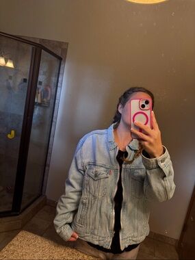 Levi's Light Wash Denim Jacket - Pale Blue